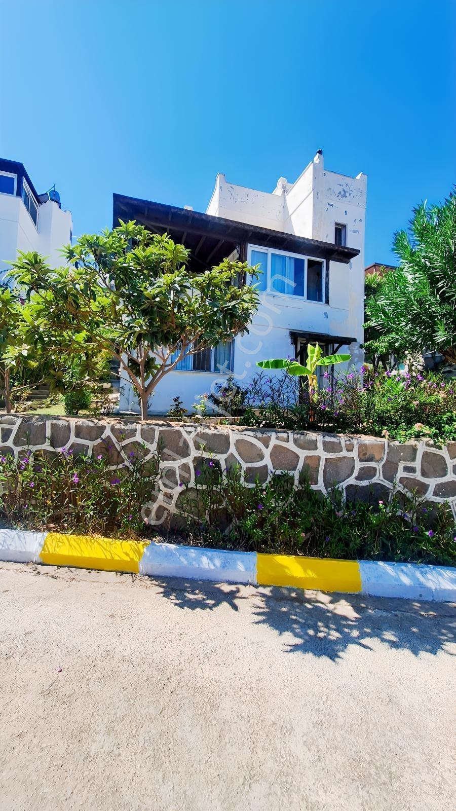 Marina Emlak'tan Satılık Akyarlarda Havuzlu Sitede 4+2 Müstakil — fotoğraf 4