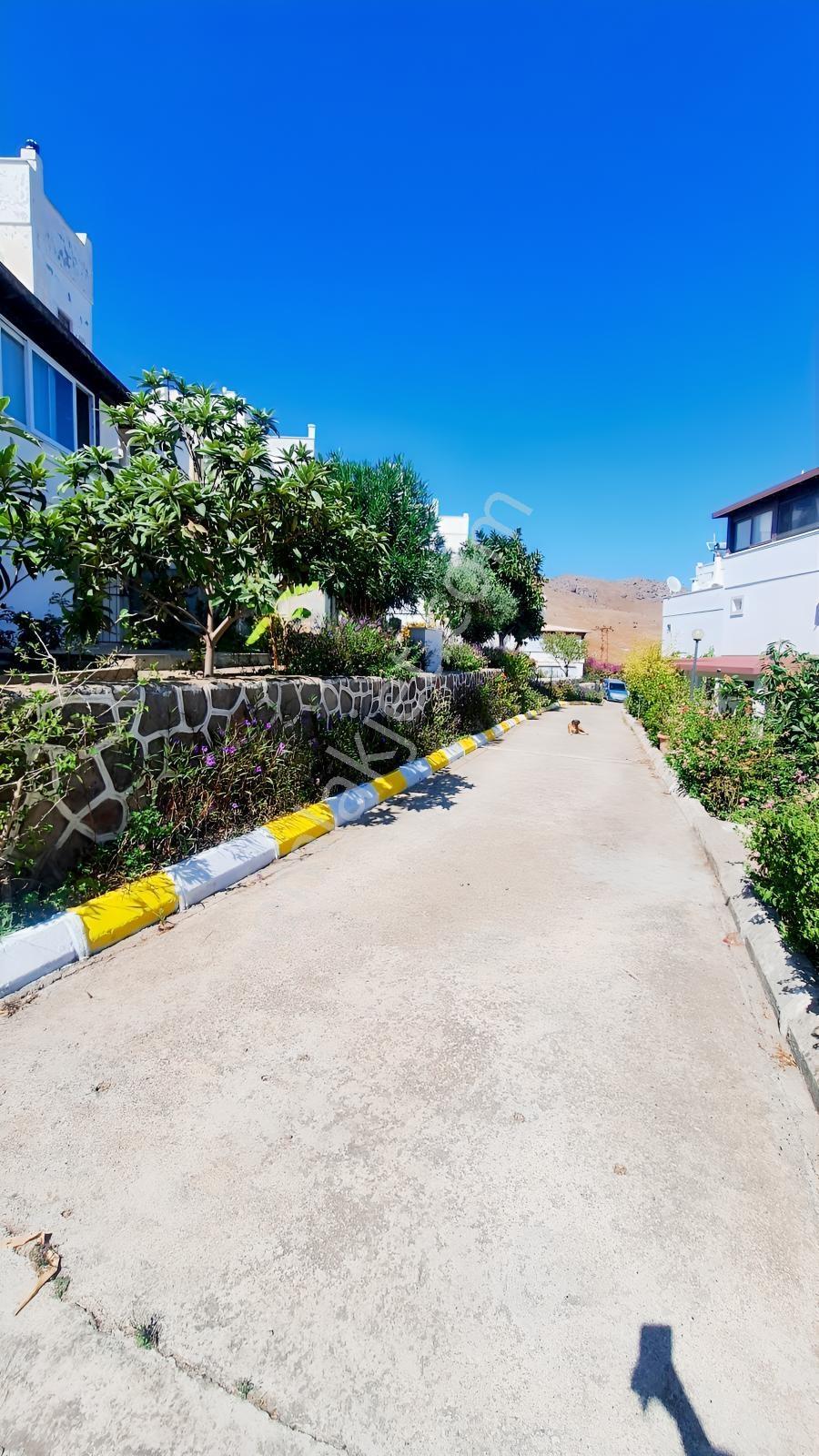 Marina Emlak'tan Satılık Akyarlarda Havuzlu Sitede 4+2 Müstakil — fotoğraf 28