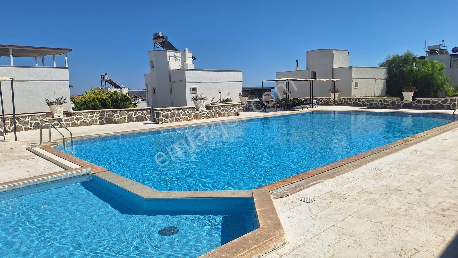 Marina Emlak'tan Satılık Akyarlarda Havuzlu Sitede 4+2 Müstakil — fotoğraf 31
