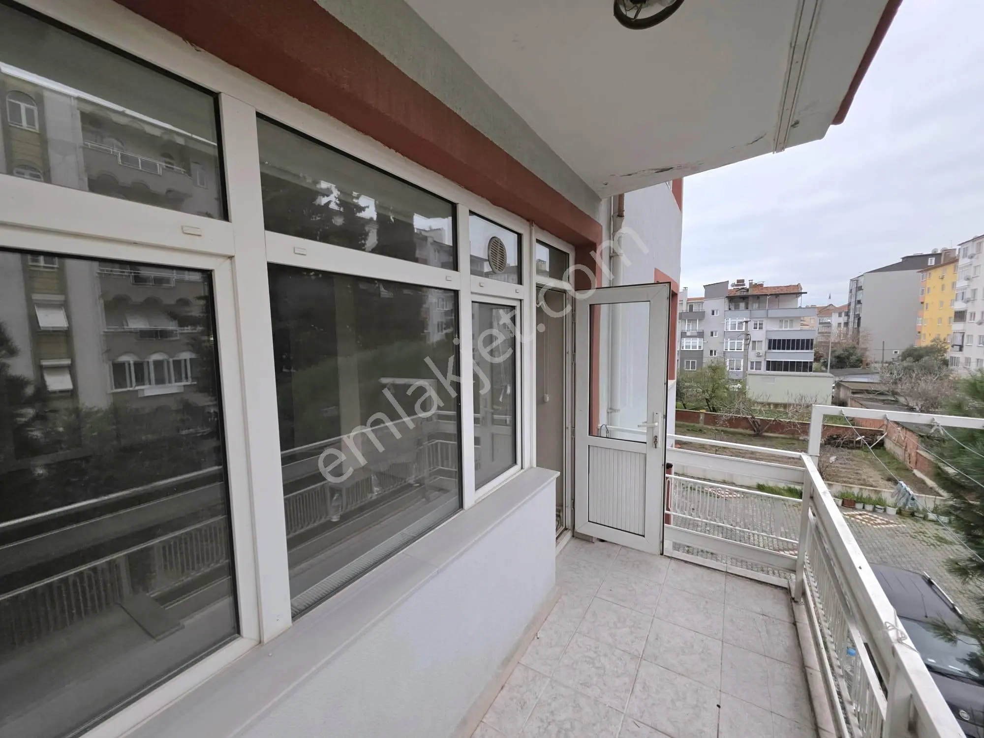 Balıkesir Altıeylül Bahçelievler De Demirdağ Emlak Tan 2+1 Kombili Ara Kat Daire. — fotoğraf 6