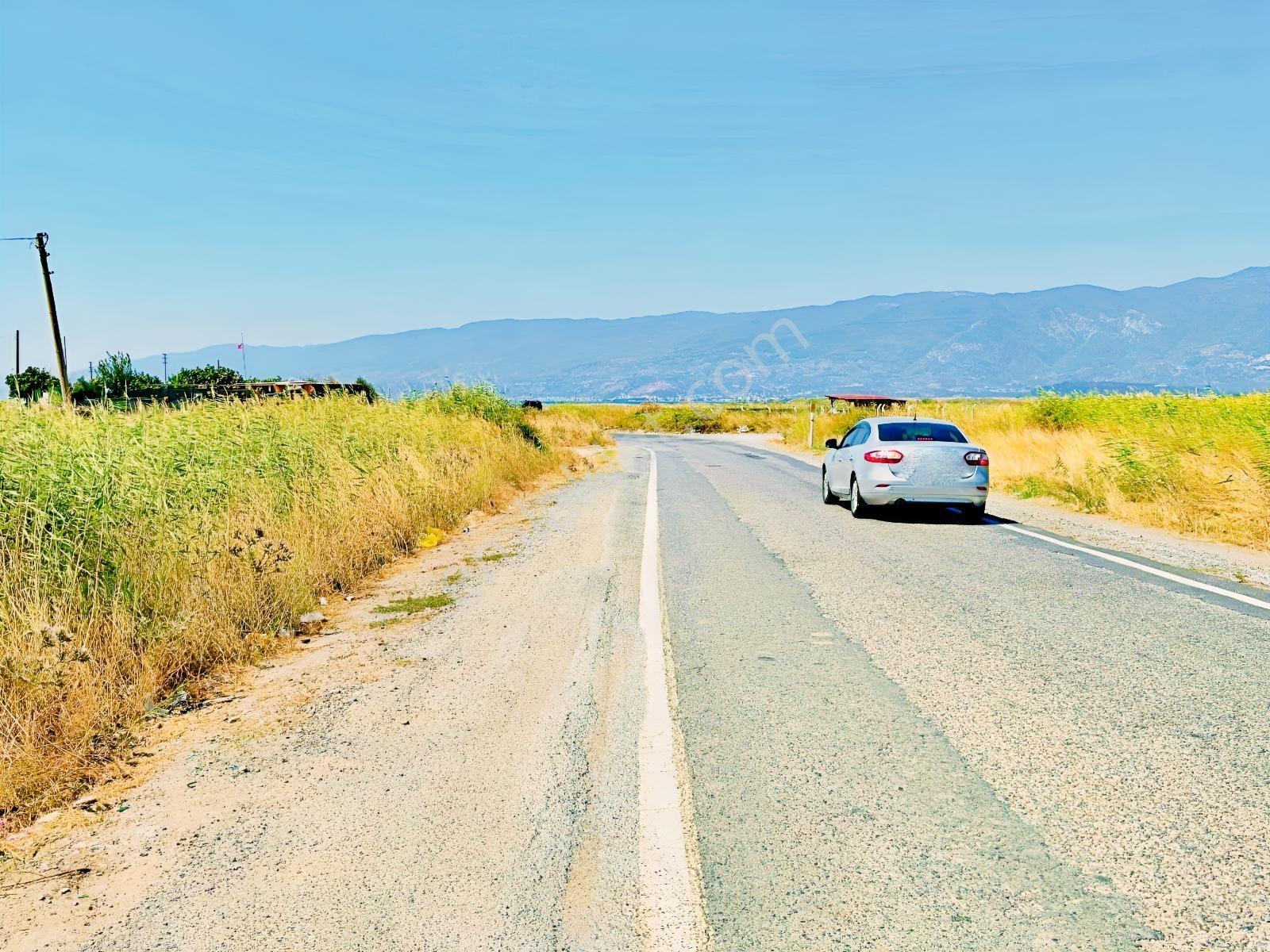Burhaniyede Gültaş Emlaktan Satılık 362 M² Köşe Parsel Arsa — fotoğraf 10