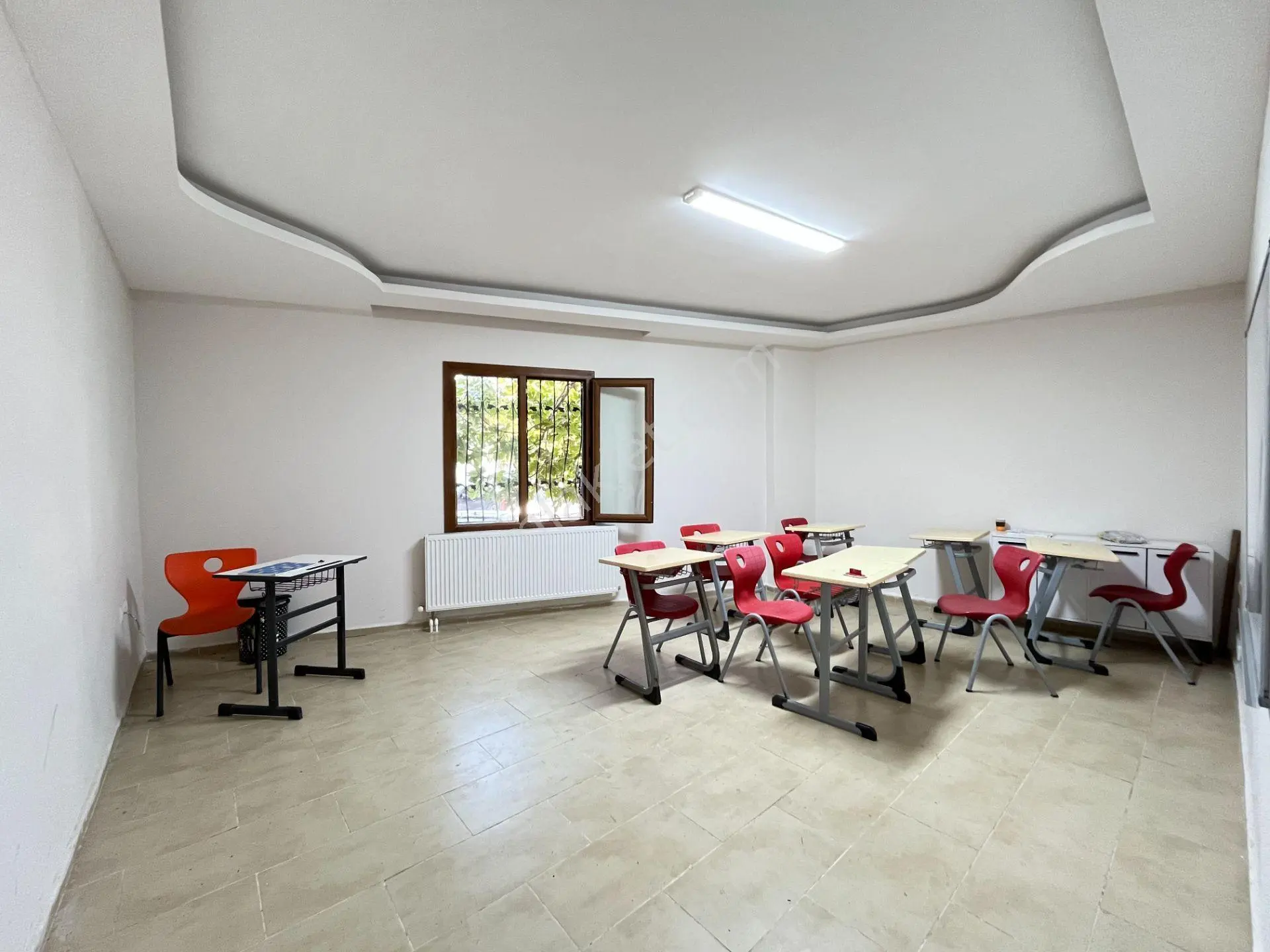 Seferihisar Şehir Merkezinde Satılık 3+1 Daire | 130 M² | Ayrı Mutfak | Zemin Ka...