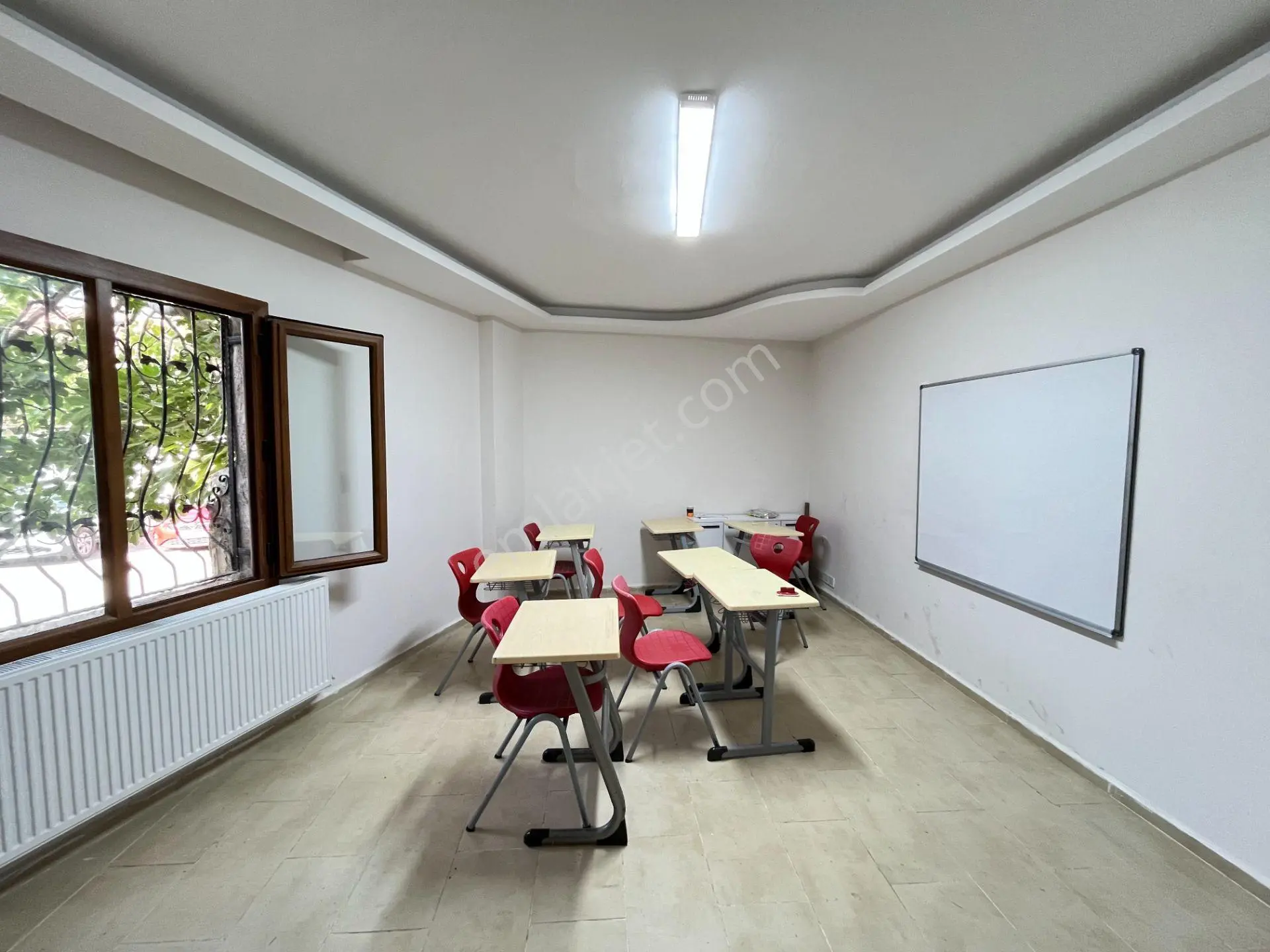 Seferihisar Şehir Merkezinde Satılık 3+1 Daire | 130 M² | Ayrı Mutfak | Zemin Kat | Önü Açık — fotoğraf 3
