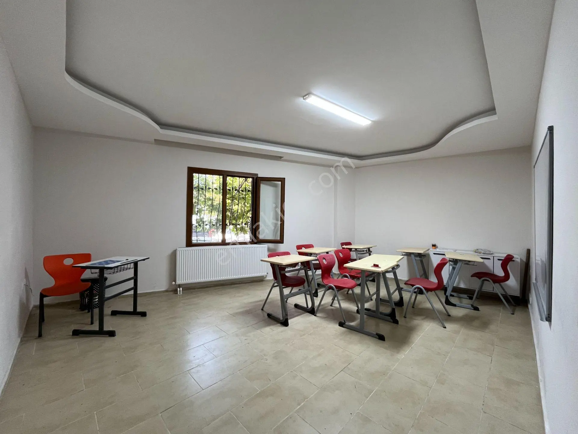 Seferihisar Şehir Merkezinde Satılık 3+1 Daire | 130 M² | Ayrı Mutfak | Zemin Kat | Önü Açık — fotoğraf 4
