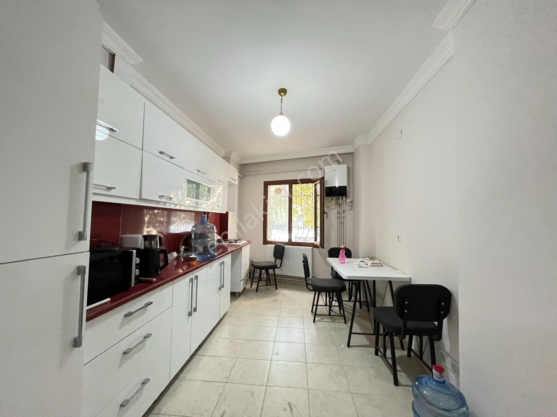 Seferihisar Şehir Merkezinde Satılık 3+1 Daire | 130 M² | Ayrı Mutfak | Zemin Kat | Önü Açık — fotoğraf 7