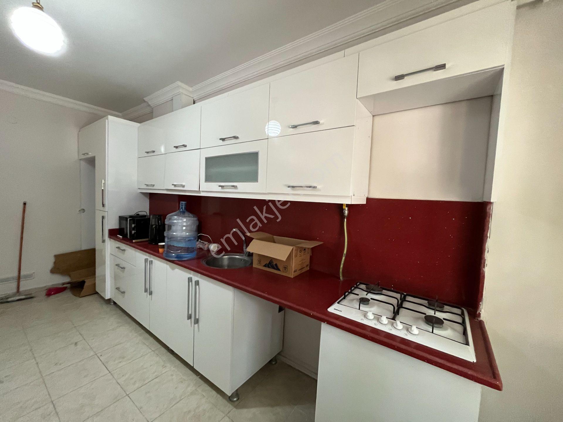 Seferihisar Şehir Merkezinde Satılık 3+1 Daire | 130 M² | Ayrı Mutfak | Zemin Kat | Önü Açık — fotoğraf 9