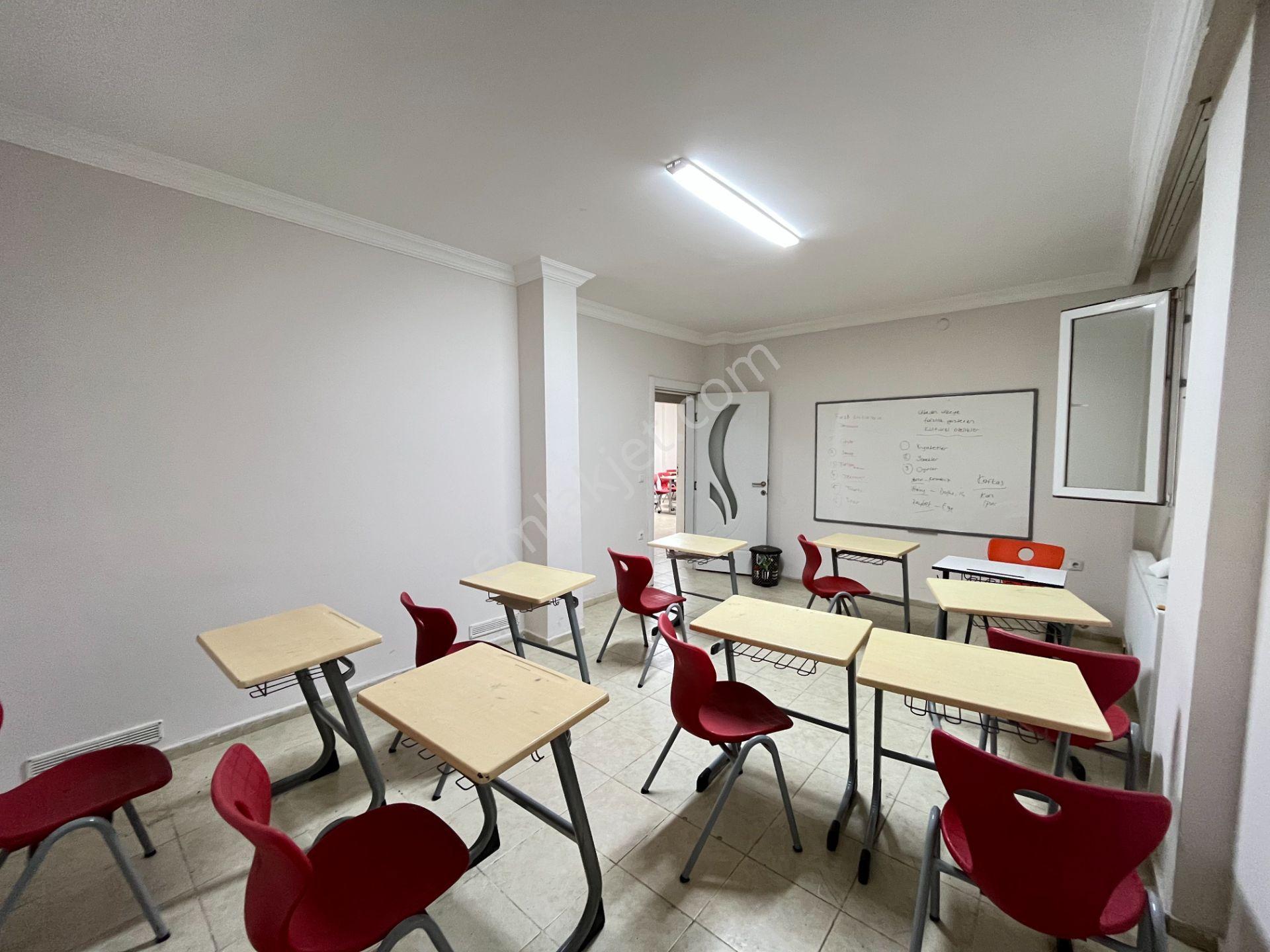 Seferihisar Şehir Merkezinde Satılık 3+1 Daire | 130 M² | Ayrı Mutfak | Zemin Kat | Önü Açık — fotoğraf 22