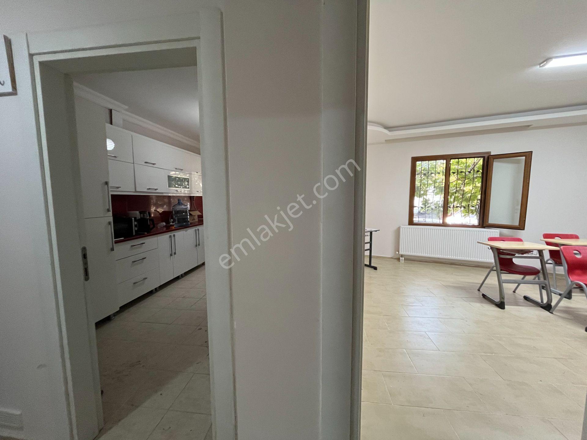 Seferihisar Şehir Merkezinde Satılık 3+1 Daire | 130 M² | Ayrı Mutfak | Zemin Kat | Önü Açık — fotoğraf 27