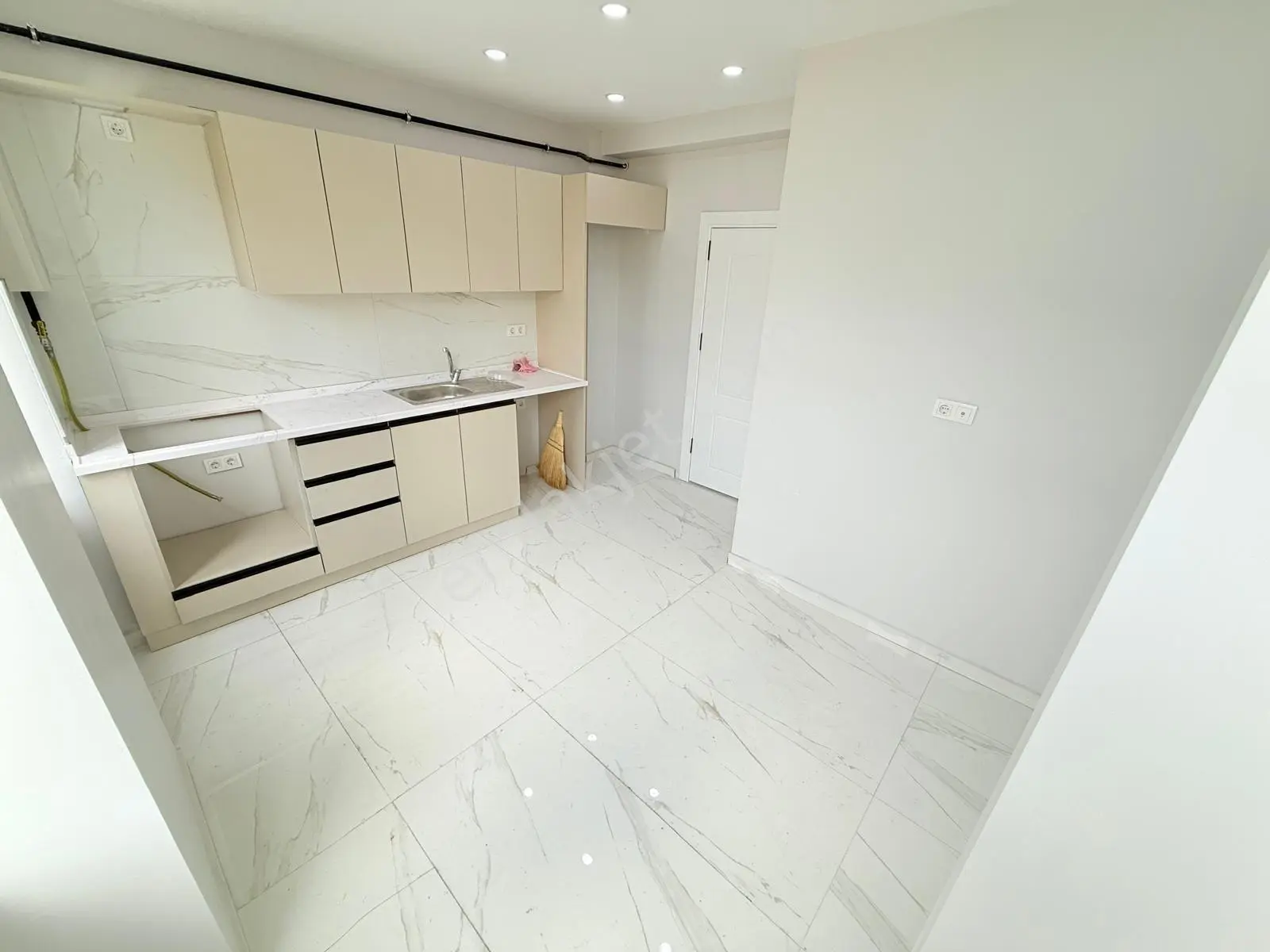 Pusula İnş'tan Cebeci Mah 2+1 90m2 Ebeveyn Banyolu Sıfır Ara Kat — fotoğraf 6