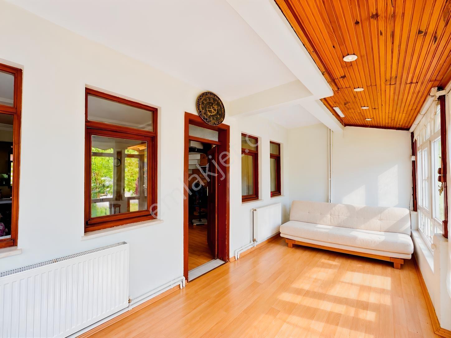 Sapanca Kırkpınarda 3 Katlı Bahçeli 5+2 Satılık Müstakil Ev — fotoğraf 22