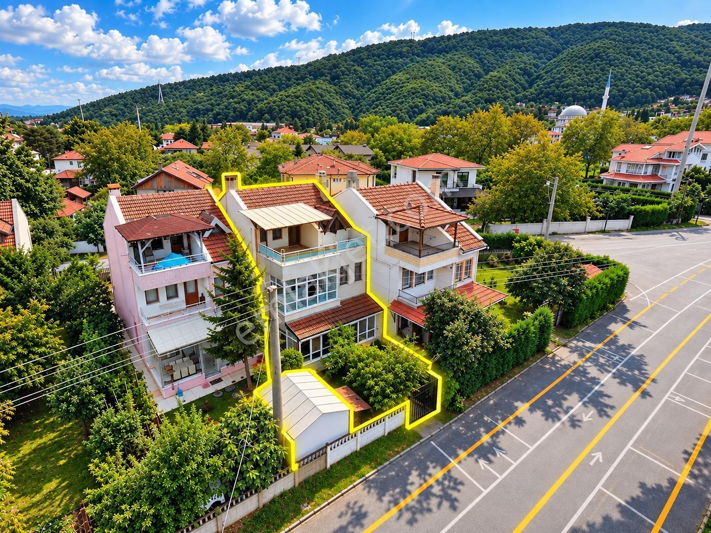 Sapanca Kırkpınarda 3 Katlı Bahçeli 5+2 Satılık Müstakil Ev — fotoğraf 30
