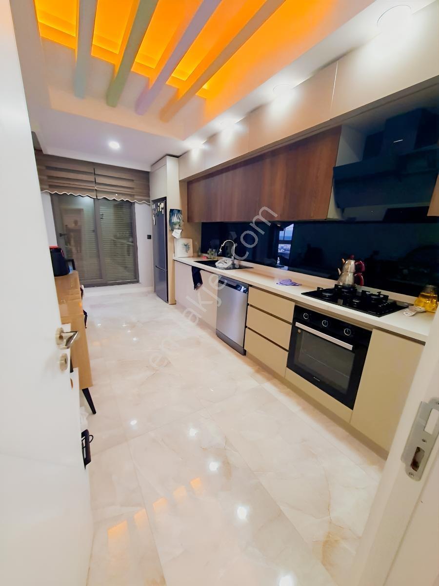Çankaya Mahallesi'nde Şehir Manzaralı 3+1 Daire — fotoğraf 4