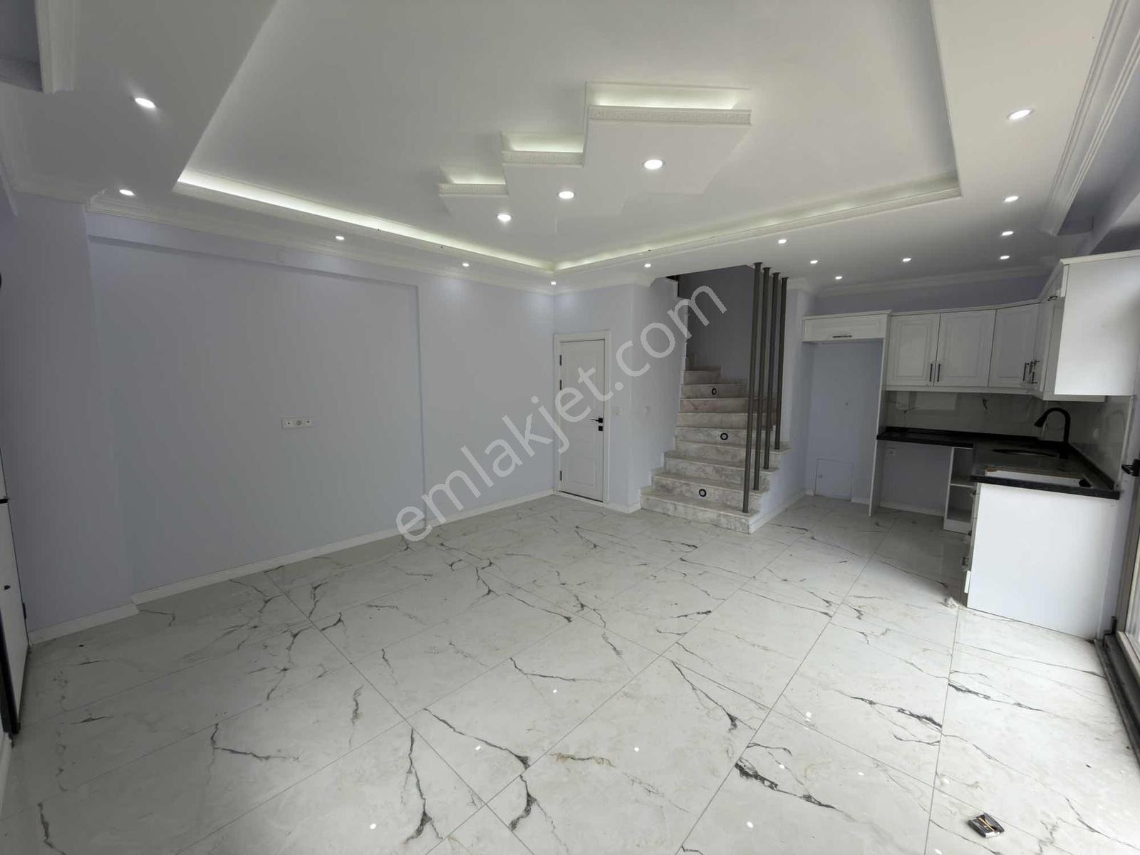 Adl'den Köşe Parsel Havuzlu Geniş Bahçeli Merkez Plaj 4+1 Villa! — fotoğraf 12
