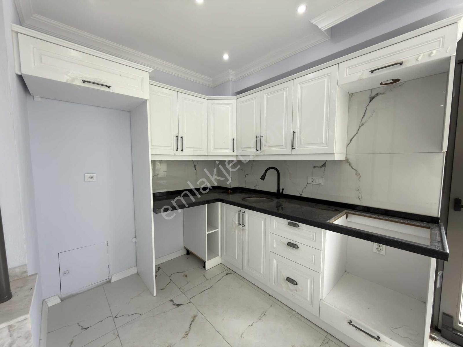 Adl'den Köşe Parsel Havuzlu Geniş Bahçeli Merkez Plaj 4+1 Villa! — fotoğraf 15