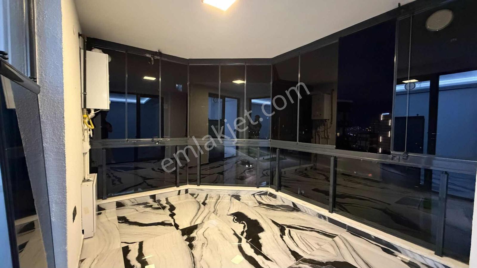 Alaçam Caddesin'de Önü Kapanmaz Deniz Manzaralı — fotoğraf 3