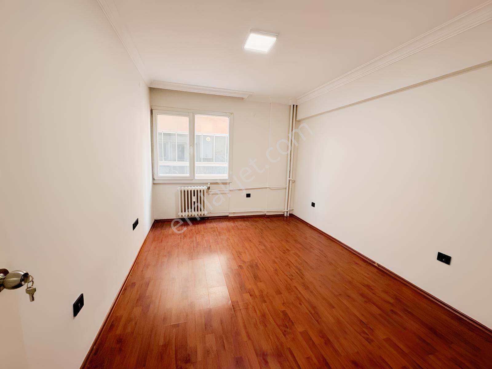 Alsancak Şair Eşref Bulvarı Satılık 3+1 Daire — fotoğraf 20
