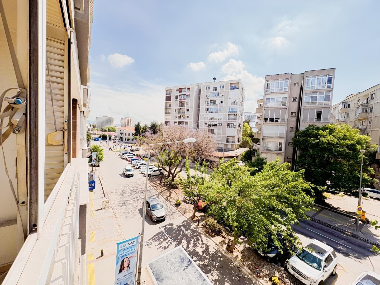 Alsancak Şair Eşref Bulvarı Satılık 3+1 Daire — fotoğraf 23
