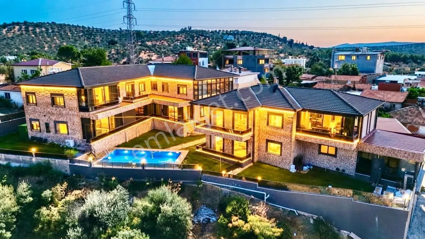 Yetkili Ay Emlaktan Kazdağları Eteklerinde Hayallerinizi Süsleyecek Yüzme Havuzlu Satılık 4+1 Villa — fotoğraf 3