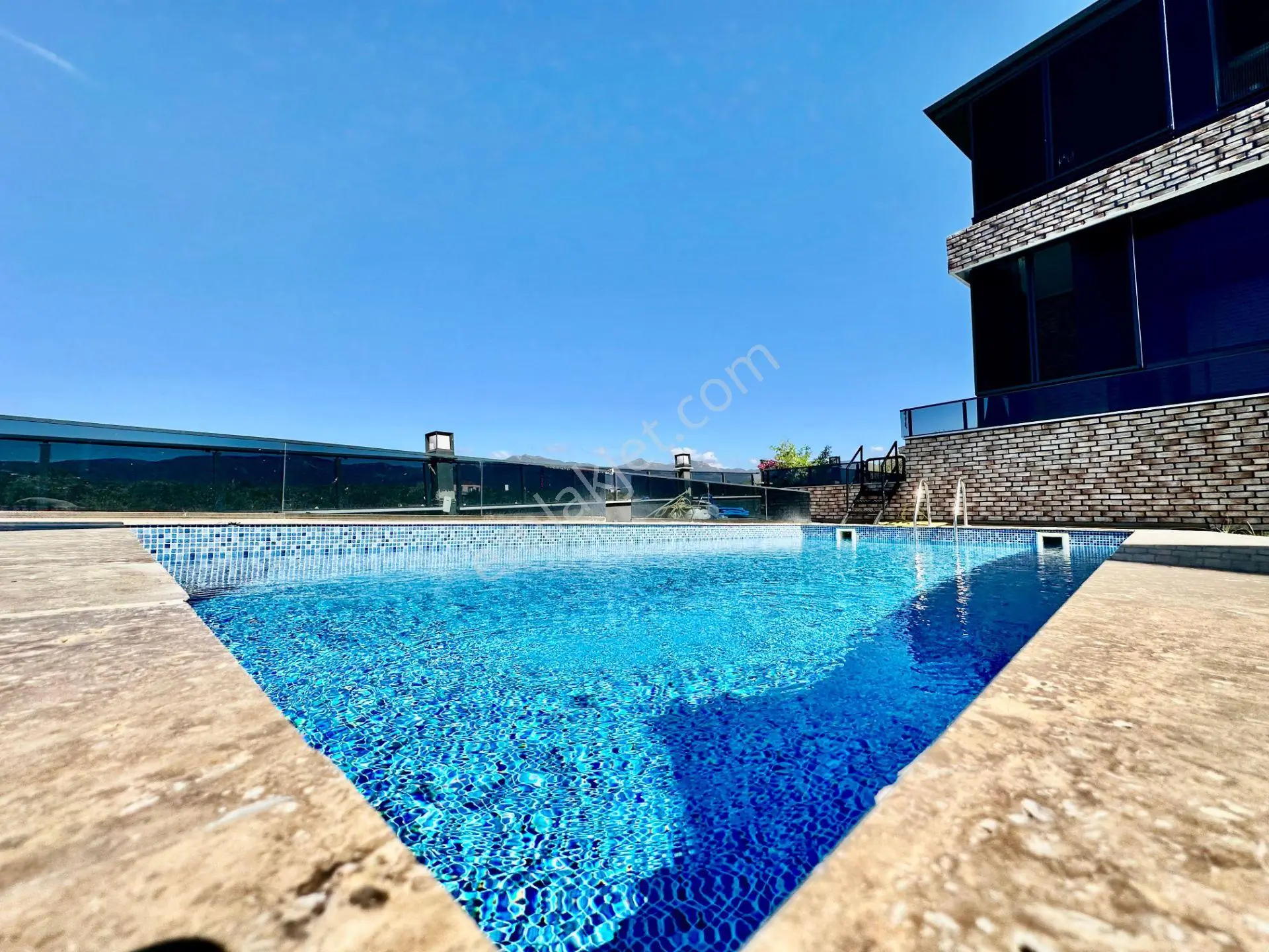 Yetkili Ay Emlaktan Kazdağları Eteklerinde Hayallerinizi Süsleyecek Yüzme Havuzlu Satılık 4+1 Villa — fotoğraf 9