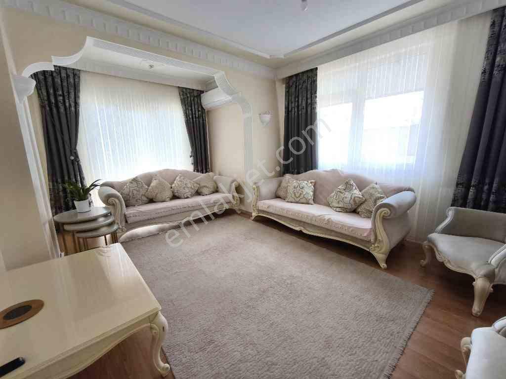 Maltepe’de 3+2, 170 M² Kullanımlı Krediye Uygun Asansörlü — fotoğraf 2