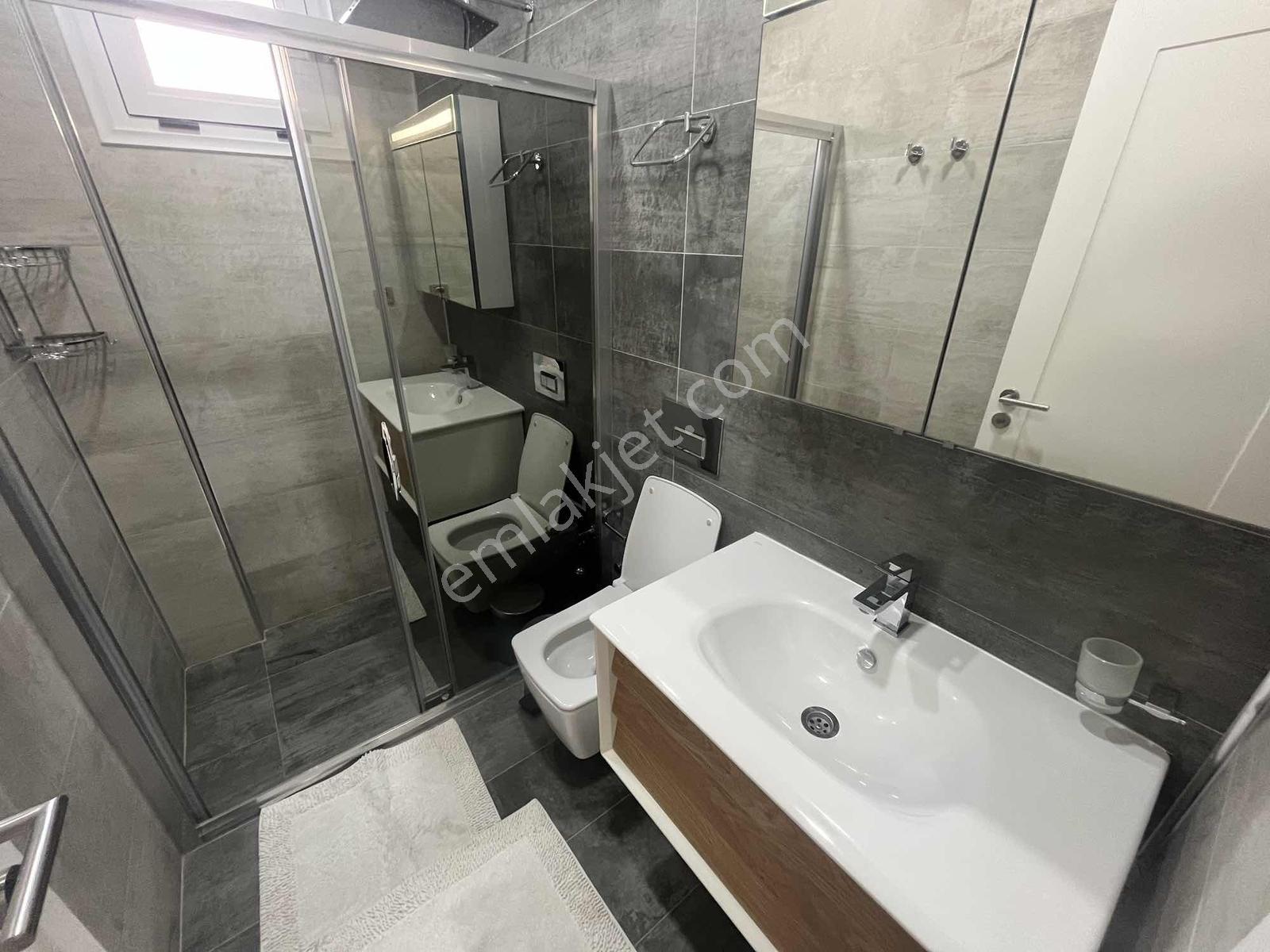 Çeşme'de Satılık Tam Müstakil Villa 4+1 420m2 Arsa Paylı — fotoğraf 17