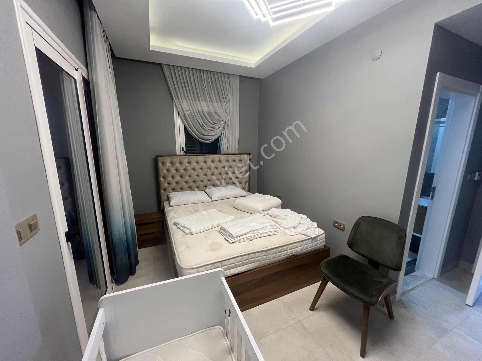 Çeşme'de Satılık Tam Müstakil Villa 4+1 420m2 Arsa Paylı — fotoğraf 19