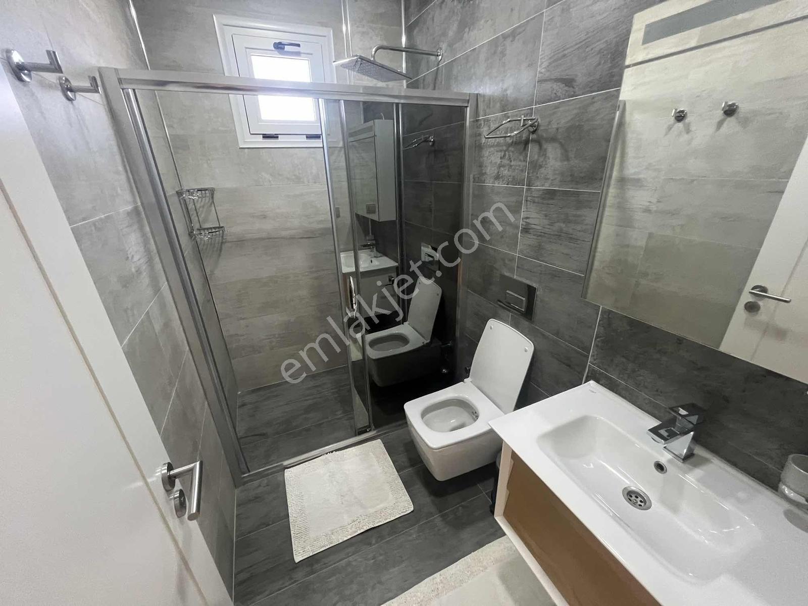Çeşme'de Satılık Tam Müstakil Villa 4+1 420m2 Arsa Paylı — fotoğraf 23