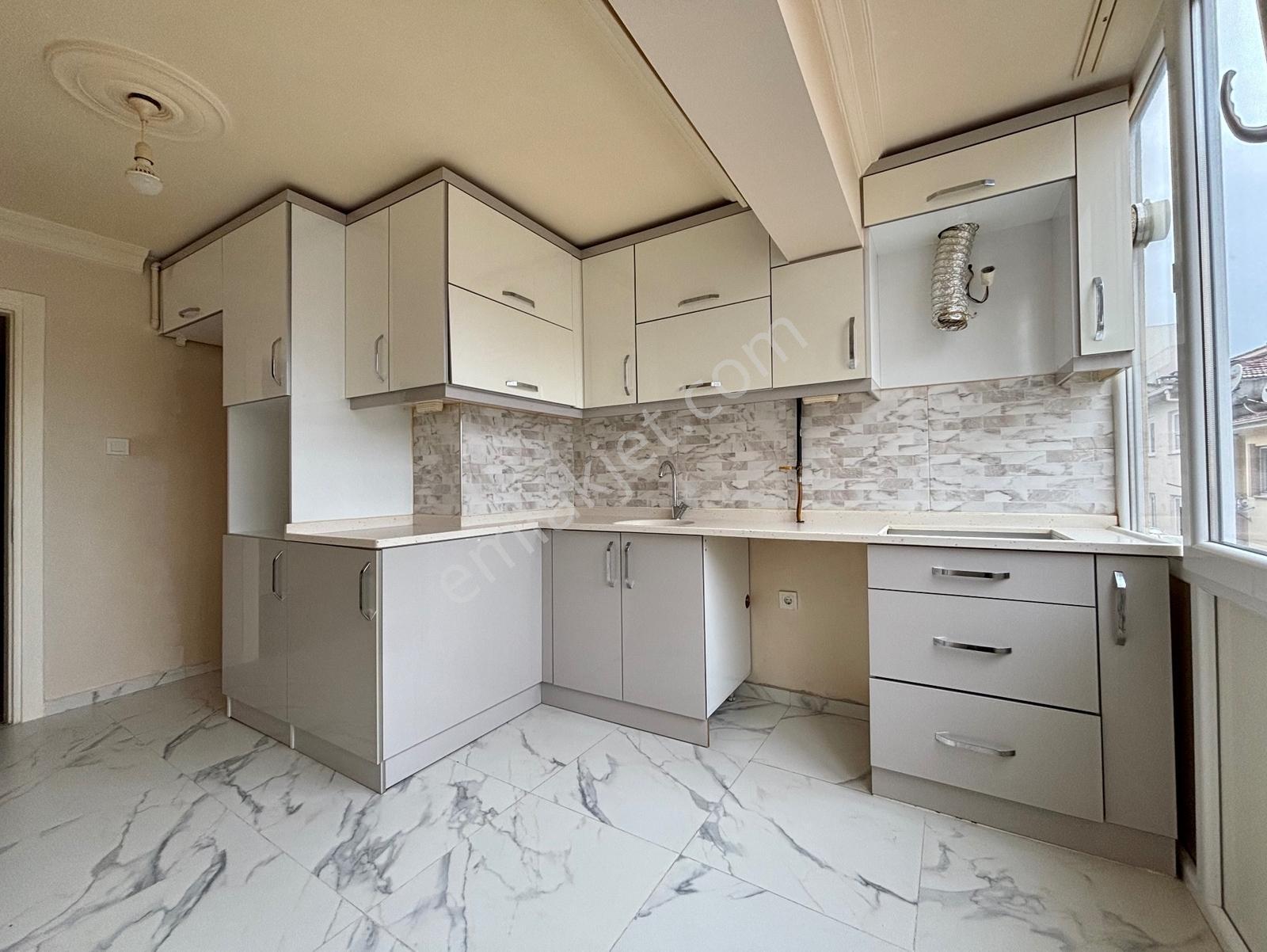 Davutdede Mah.asansörlü Binada Satılık 4+1 Teraslı Dubleks Daire — fotoğraf 3