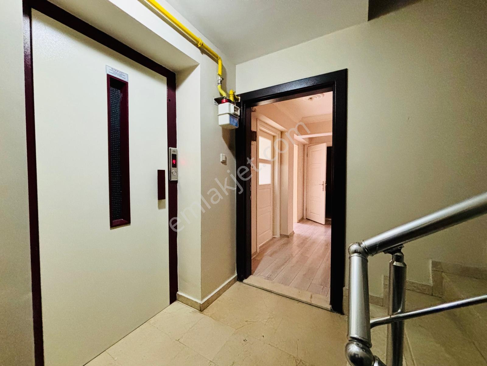 Davutdede Mah.asansörlü Binada Satılık 4+1 Teraslı Dubleks Daire — fotoğraf 25