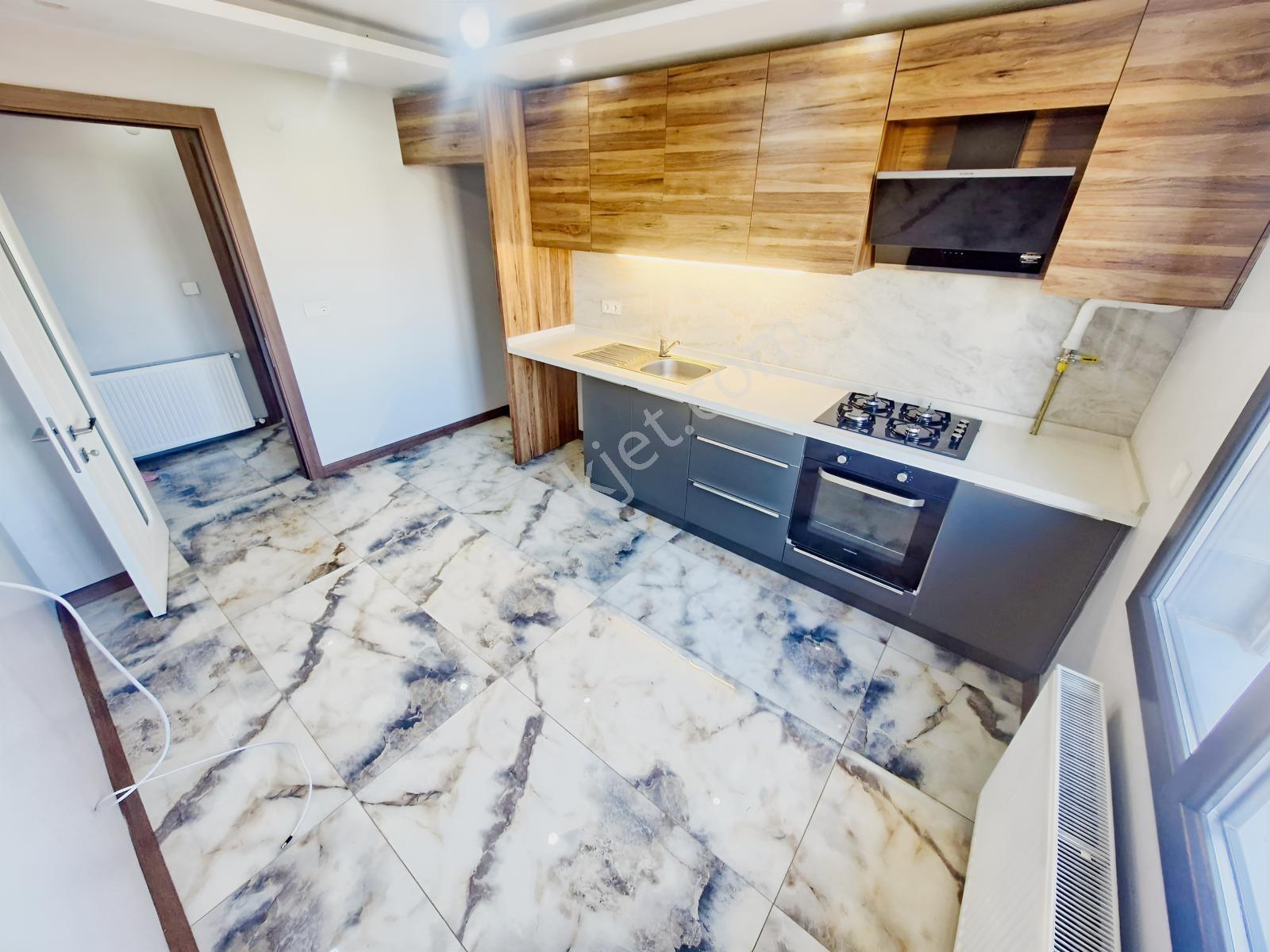 Huzur'dan %80 Kredili Merkezde Satılık 2+1 Daire 100m² Asansörlü — fotoğraf 2
