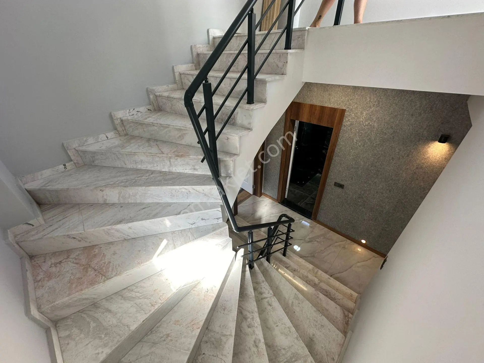 Ay Emlaktangürede Kazdağlarının Eteklerinde Deniz Manzaralı Satılık 3+1 Sitede Tek Müsta — fotoğraf 11