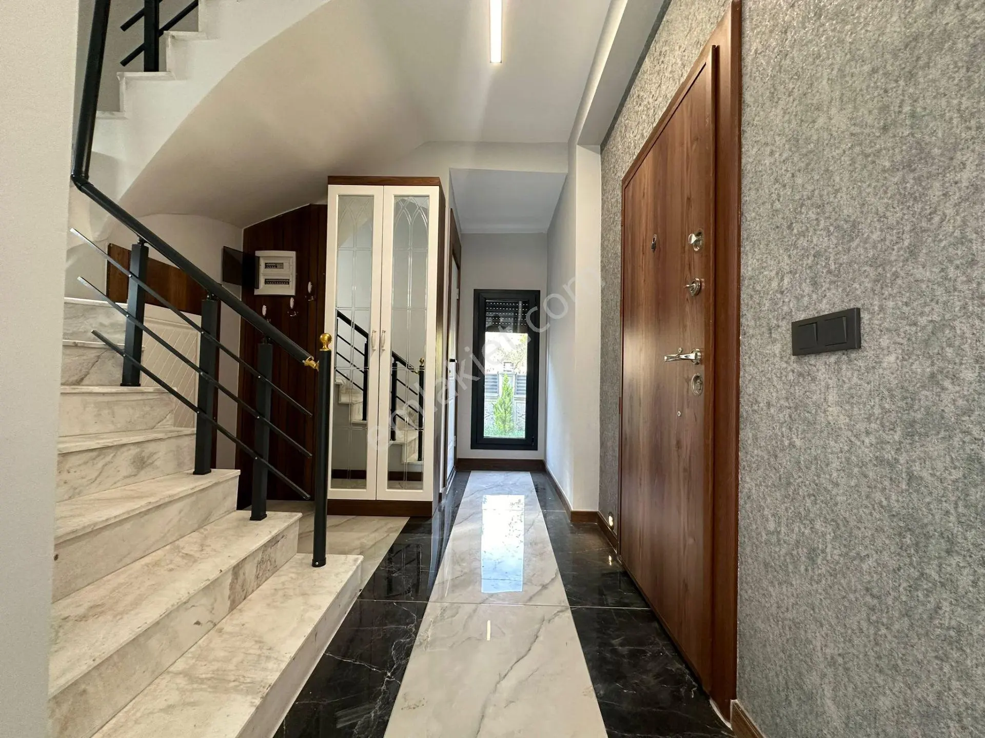 Ay Emlaktangürede Kazdağlarının Eteklerinde Deniz Manzaralı Satılık 3+1 Sitede Tek Müsta — fotoğraf 31