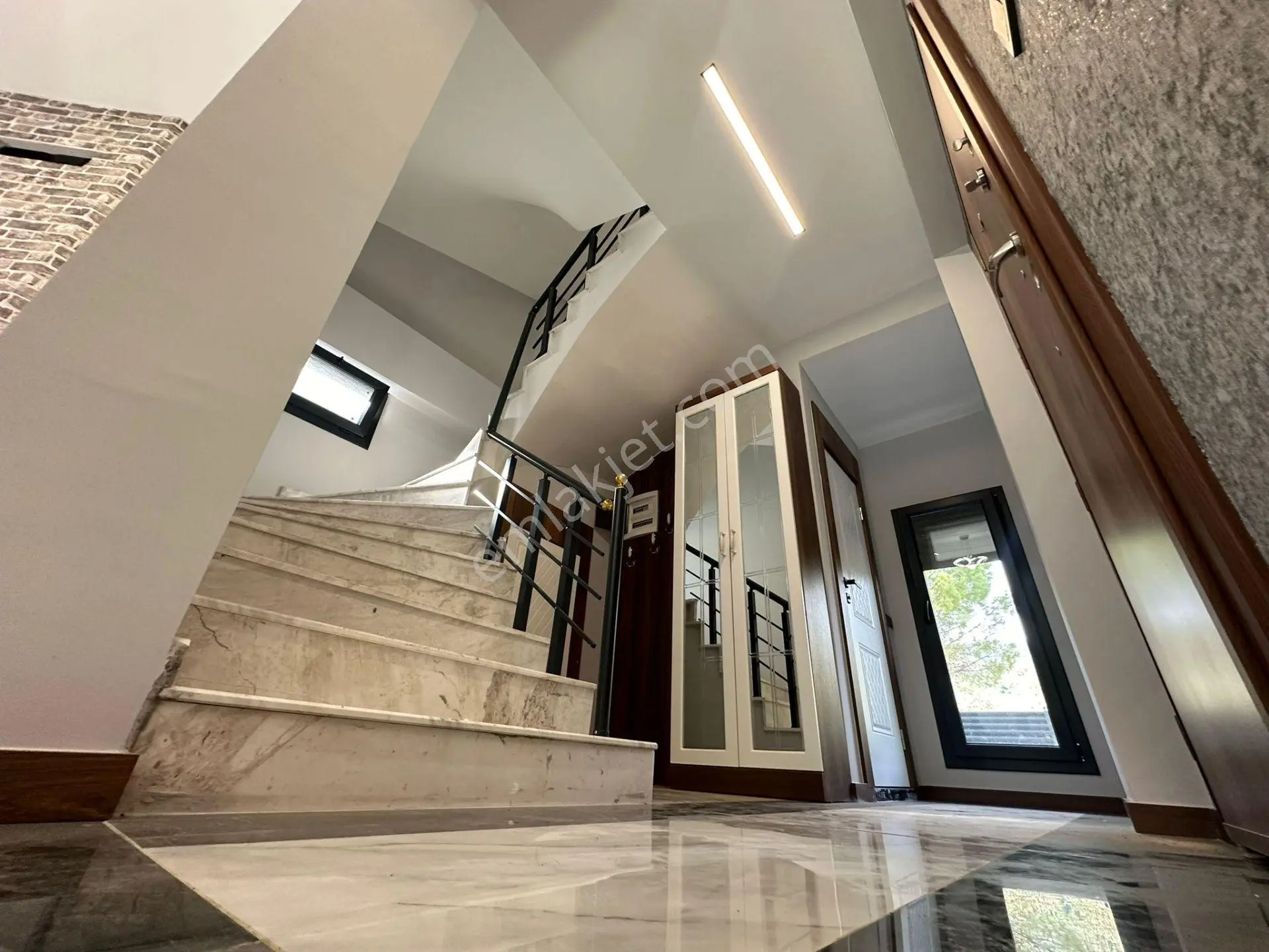 Ay Emlaktangürede Kazdağlarının Eteklerinde Deniz Manzaralı Satılık 3+1 Sitede Tek Müsta — fotoğraf 32