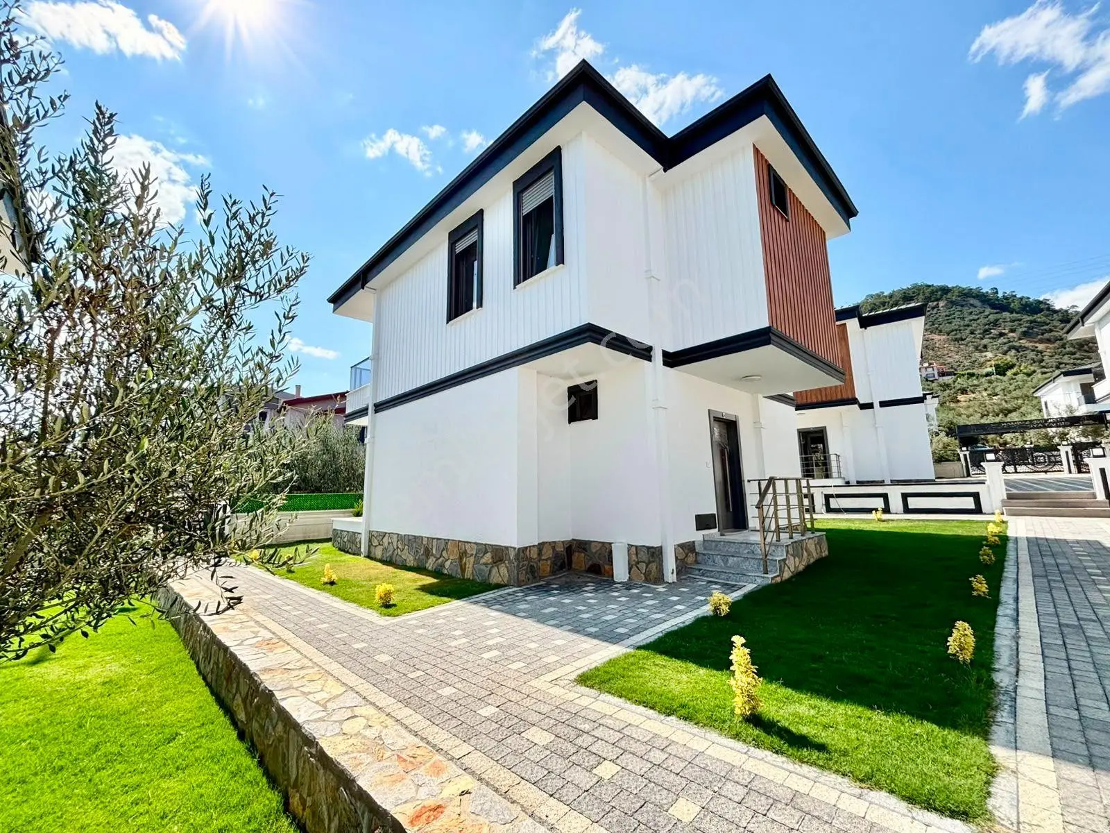 ꧁ay Emlaktan꧂küçükkuyu'da Denize Sadece 250 Mt Satılık 2+1 Ultra Lüks Muhteşem Villa — fotoğraf 3