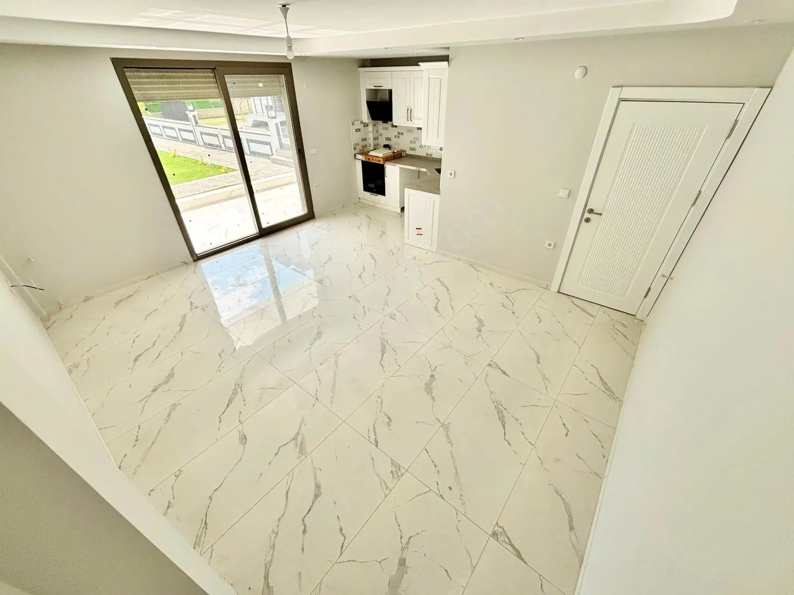 ꧁ay Emlaktan꧂küçükkuyu'da Denize Sadece 250 Mt Satılık 2+1 Ultra Lüks Muhteşem Villa — fotoğraf 12