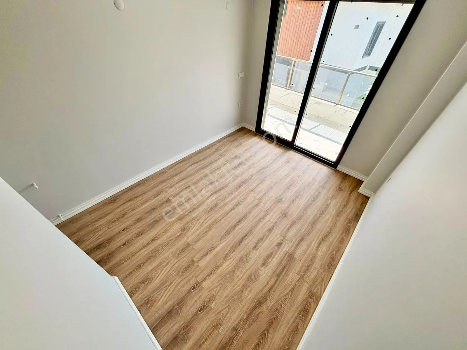 ꧁ay Emlaktan꧂küçükkuyu'da Denize Sadece 250 Mt Satılık 2+1 Ultra Lüks Muhteşem Villa — fotoğraf 27
