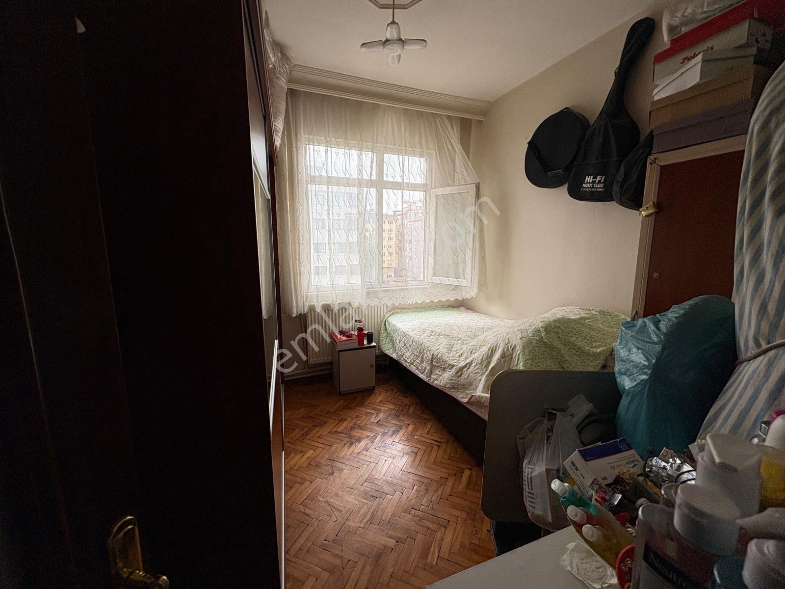 Bahçelievler Çamlık Caddesi Satılık 3+1 Asansörlü Daire 130 M2 — fotoğraf 13