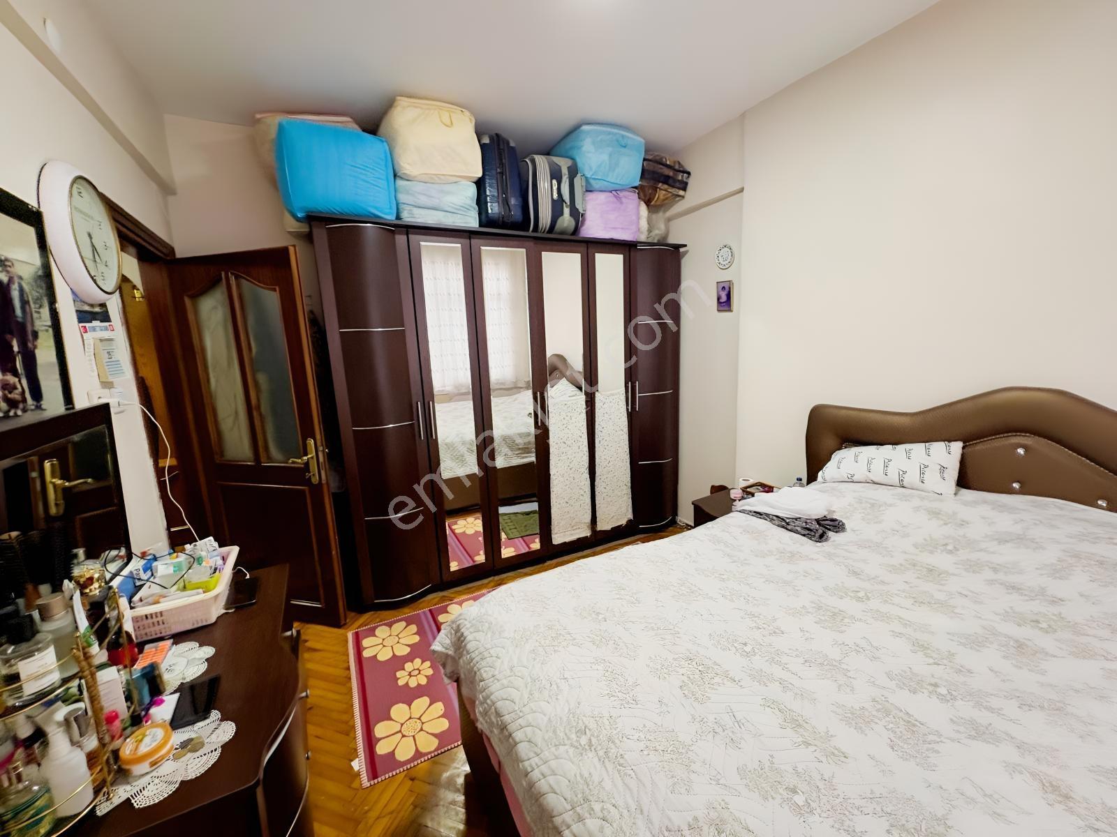 Bahçelievler Çamlık Caddesi Satılık 3+1 Asansörlü Daire 130 M2 — fotoğraf 14