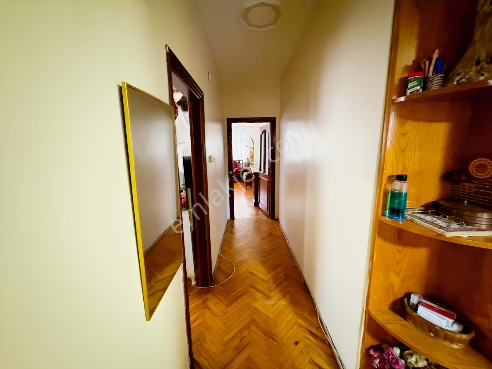 Bahçelievler Çamlık Caddesi Satılık 3+1 Asansörlü Daire 130 M2 — fotoğraf 19