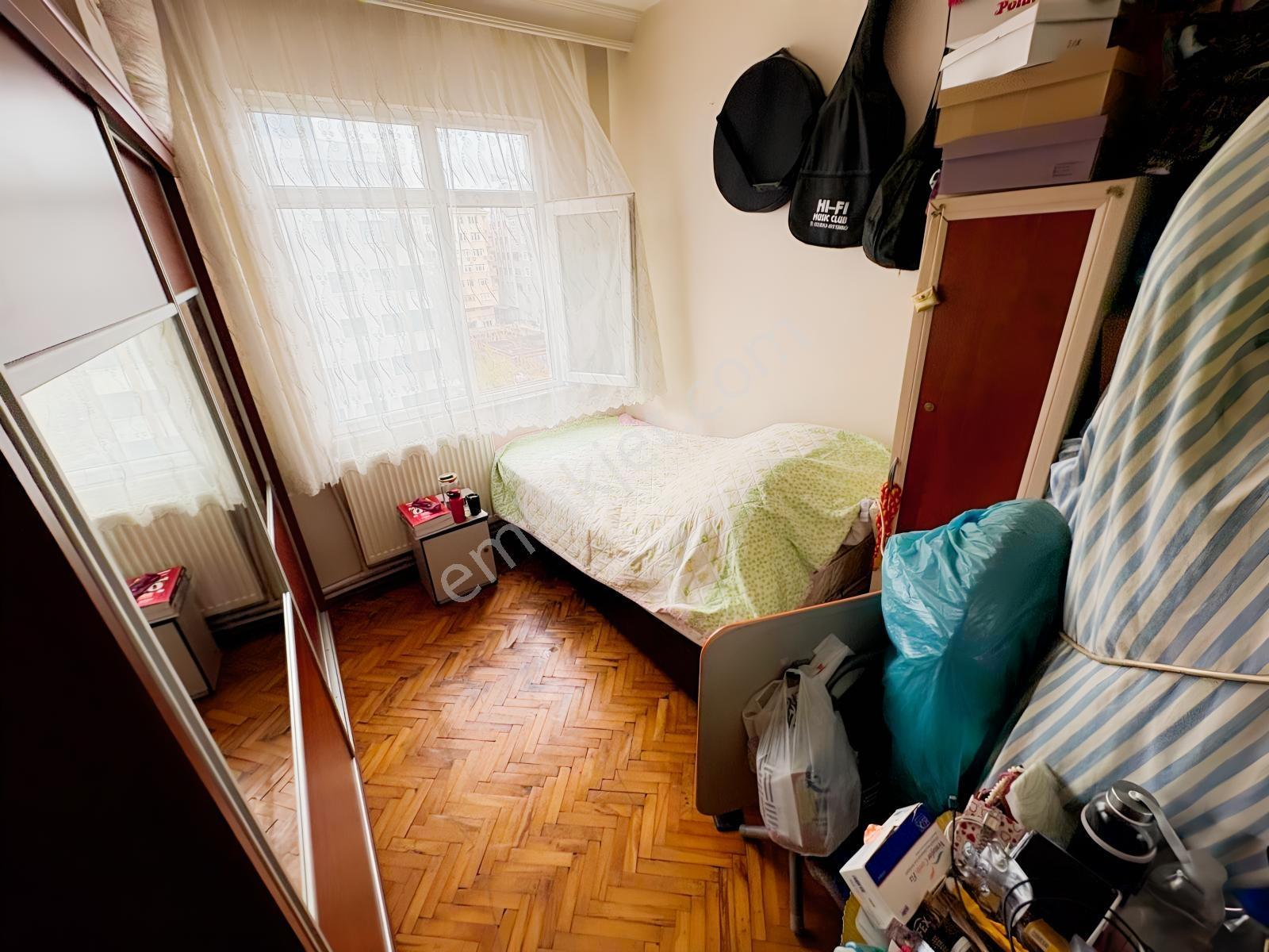 Bahçelievler Çamlık Caddesi Satılık 3+1 Asansörlü Daire 130 M2 — fotoğraf 24