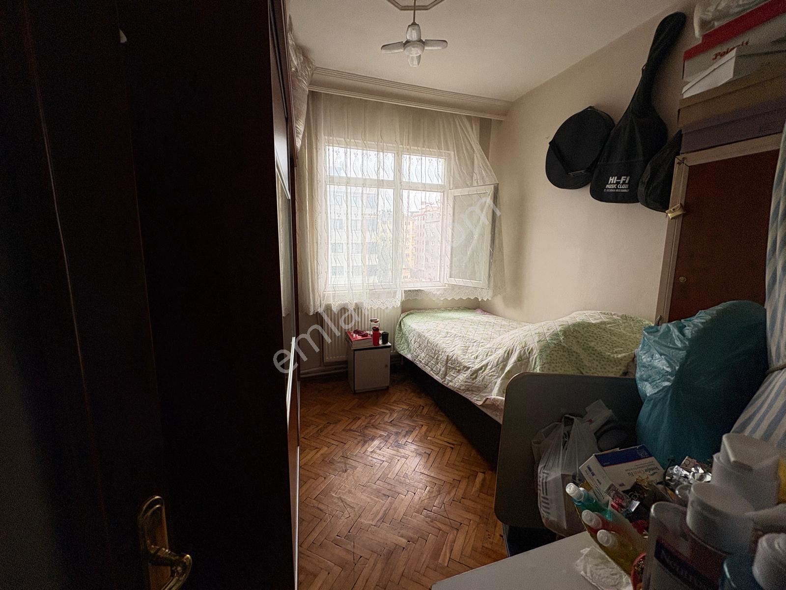Bahçelievler Çamlık Caddesi Satılık 3+1 Asansörlü Daire 130 M2 — fotoğraf 25