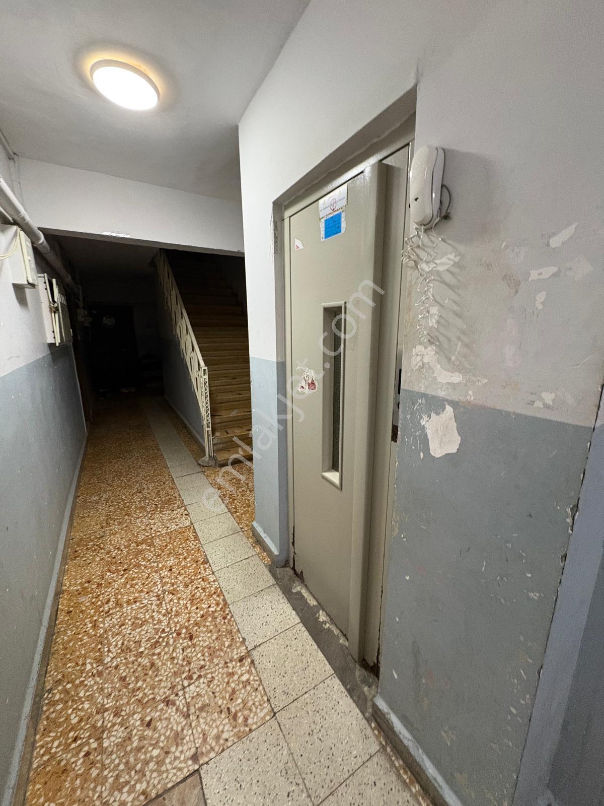Bahçelievler Çamlık Caddesi Satılık 3+1 Asansörlü Daire 130 M2 — fotoğraf 33