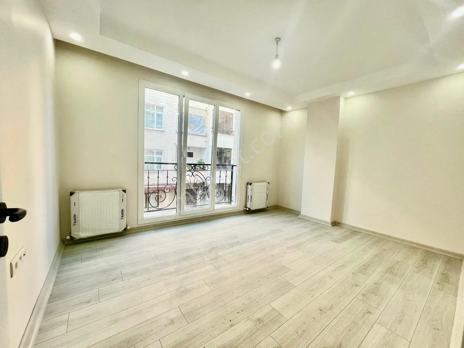 Yeşilova'da Sıfır 2+1 70 M2 Asansörlü Lüks Arakat.esra Emlak — fotoğraf 2