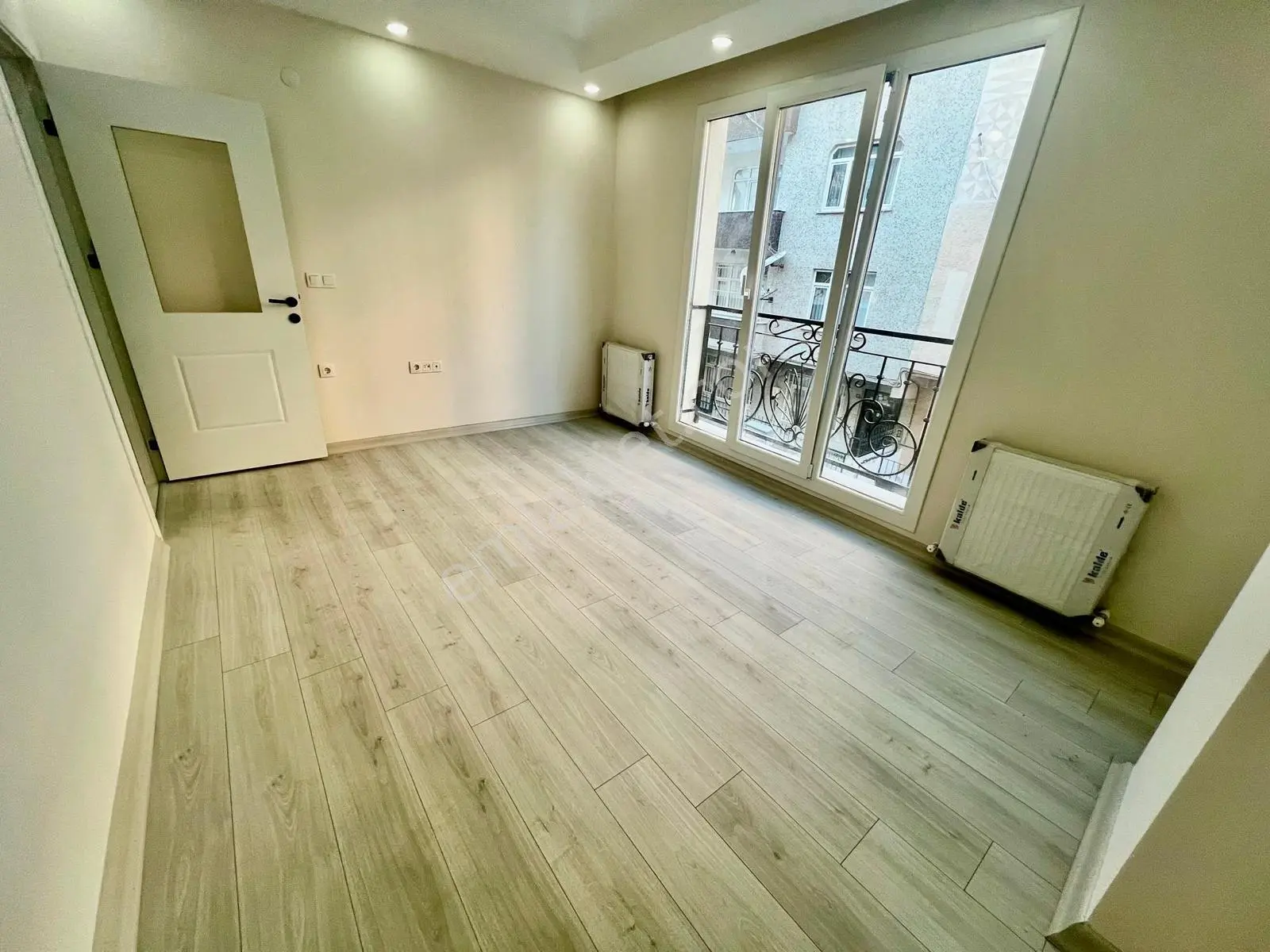 Yeşilova'da Sıfır 2+1 70 M2 Asansörlü Lüks Arakat.esra Emlak — fotoğraf 3