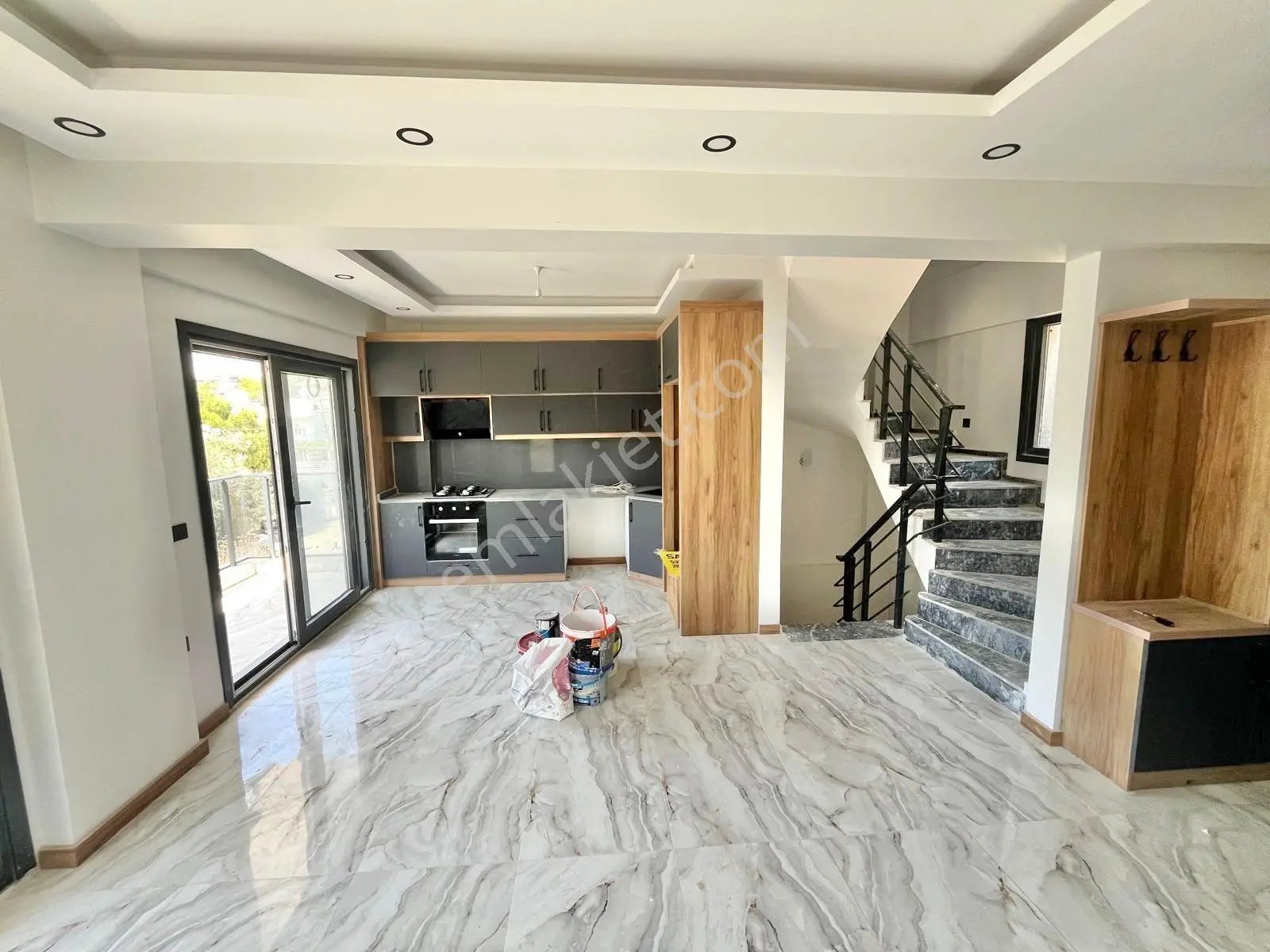 Ay Emlaktan Pelitköy'de Denize Sadece 1 Sokak Doğa İle İç İçe Satılık 4+1 Lüks Müstakil Villa — fotoğraf 8
