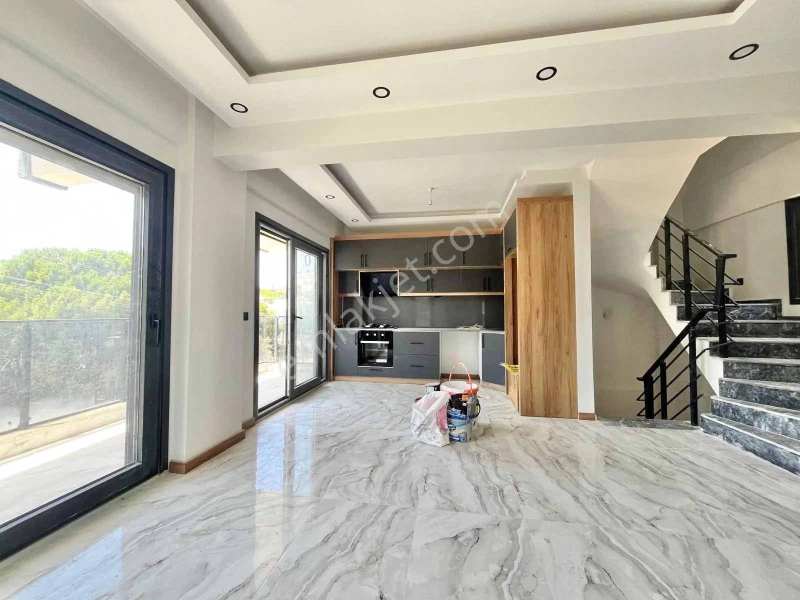 Ay Emlaktan Pelitköy'de Denize Sadece 1 Sokak Doğa İle İç İçe Satılık 4+1 Lüks Müstakil Villa — fotoğraf 12