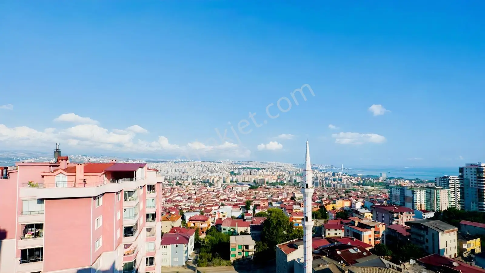 Canik'de Şehir Manzaralı 3+1 Uygun Ara Kat Daire