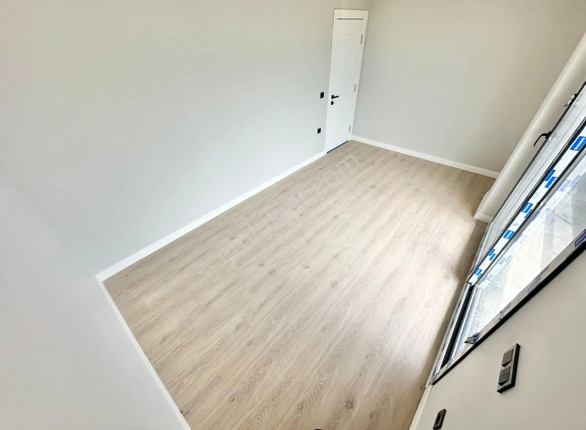 ꧁ay Emlaktan꧂denize Sadece 50 Mt Yüzme Havuzlu Geniş Bahçeli Satılık 3+1 Villa — fotoğraf 21