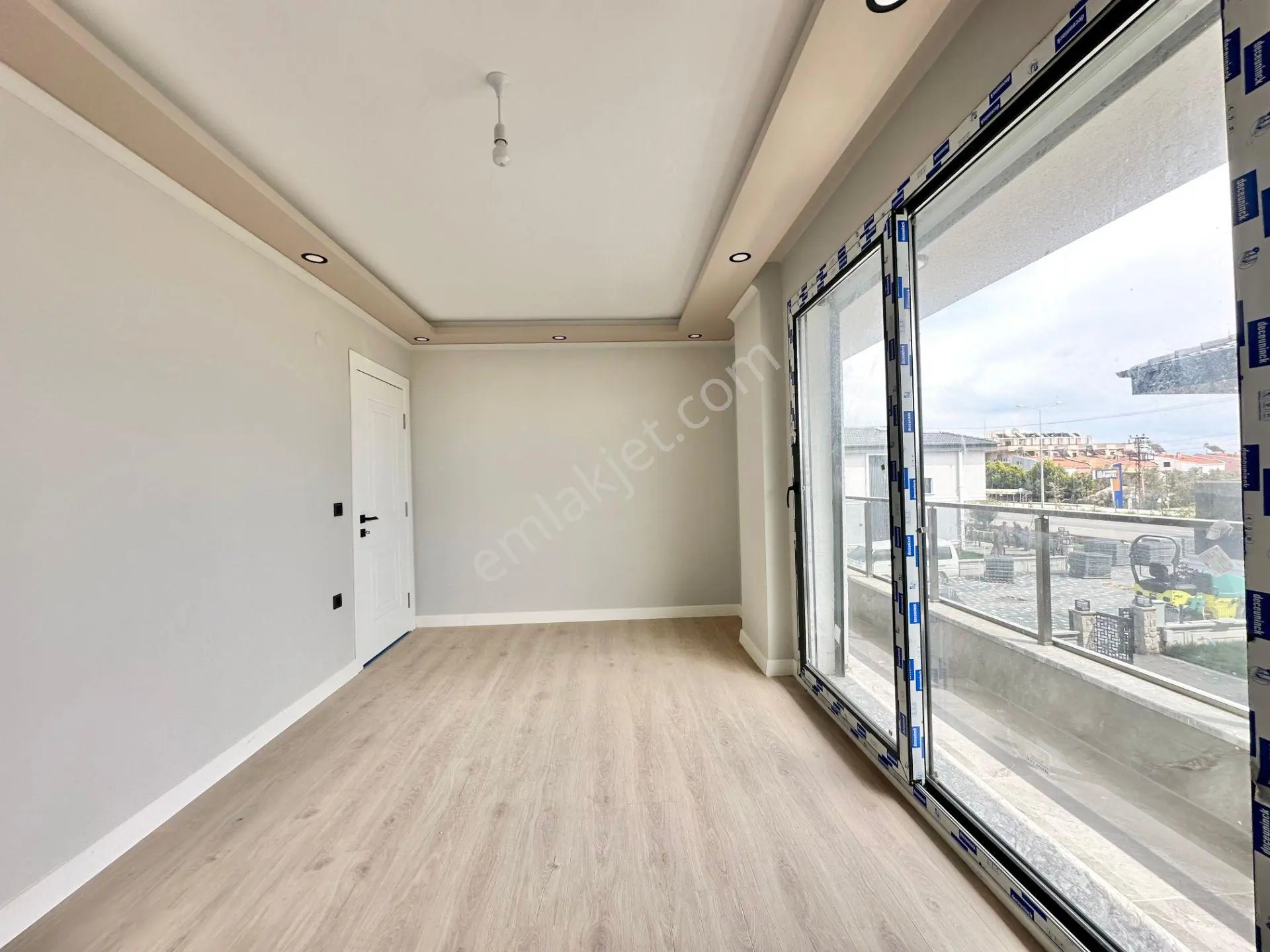 ꧁ay Emlaktan꧂denize Sadece 50 Mt Yüzme Havuzlu Geniş Bahçeli Satılık 3+1 Villa — fotoğraf 27