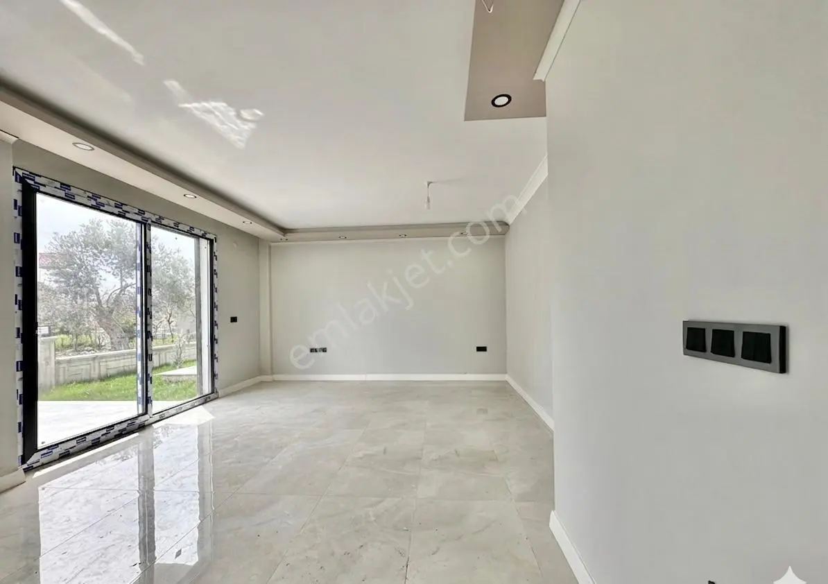 ꧁ay Emlaktan꧂denize Sadece 50 Mt Yüzme Havuzlu Geniş Bahçeli Satılık 3+1 Villa — fotoğraf 31